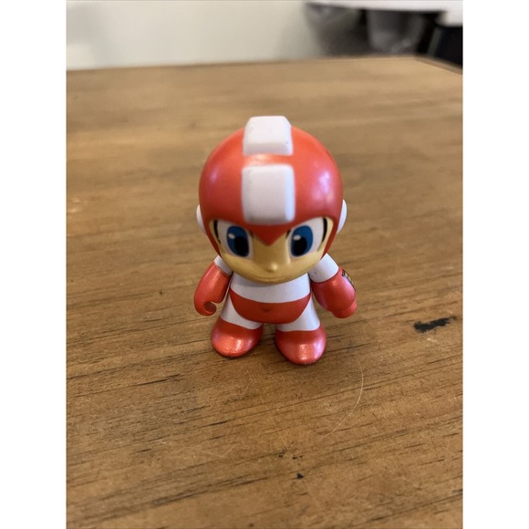 Mega Man 3" Figure Loot Crate Exclusive Capcom Red Orange Variant Kidrobot F - Picture 2 of 5